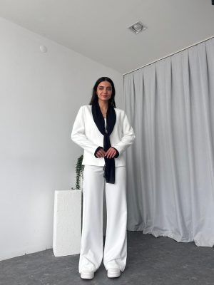 Kadın Beyaz Fular Detaylı Ceket-Pantolon Takım